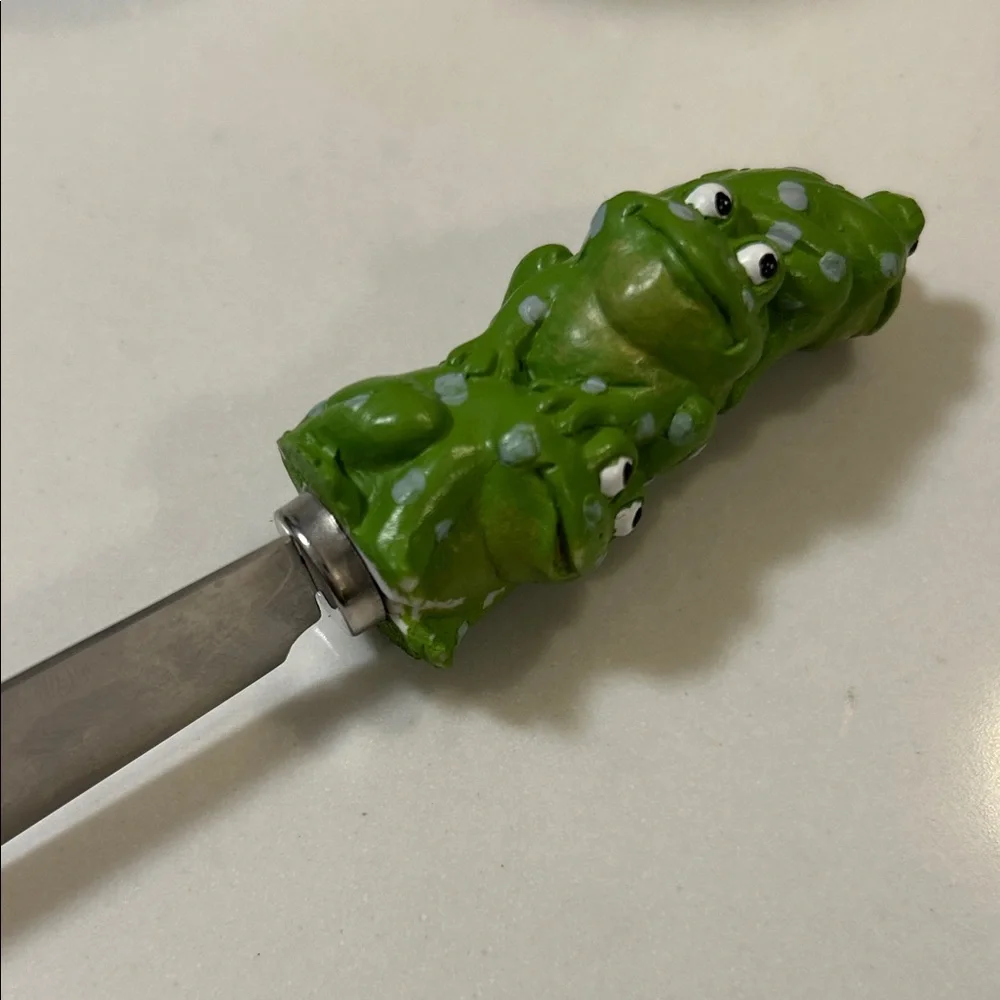 Green Frog Ceramic sponge Dish or Dip Dish with Knife - Picture 2 of 3